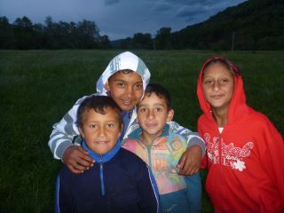 Andrej s kamaratmi.jpg